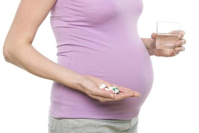 Lưu ý khi uống thuốc Utrogestan 100mg trong 3 tháng đầu mang thai