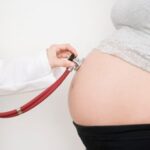 Mang thai ra máu nhưng không đau bụng: Cảnh giác dọa sảy thai