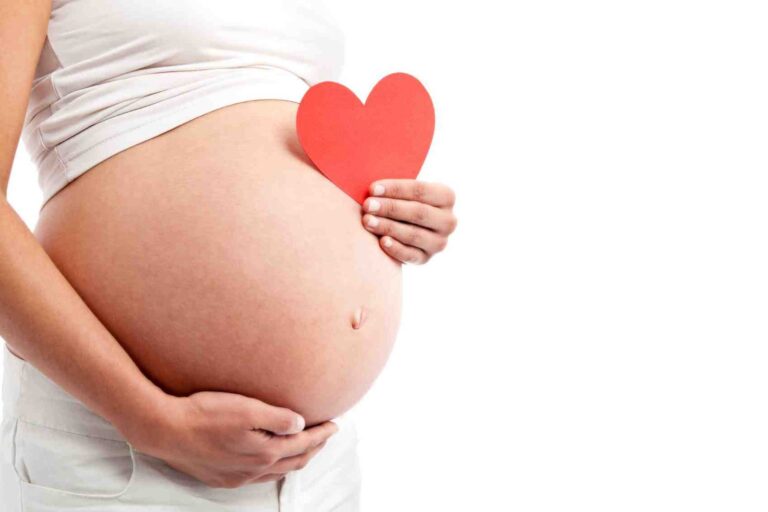 Dấu hiệu bạn mang thai bé trai: Lời đồn và sự thật