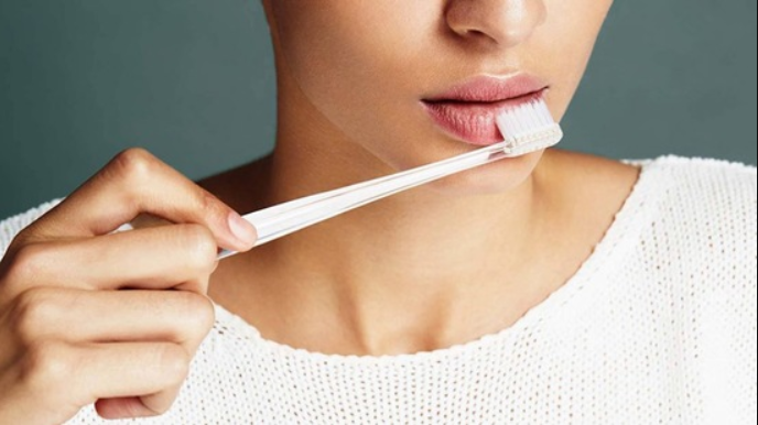 Kiêng đánh răng sau sinh: Đúng hay không đúng?