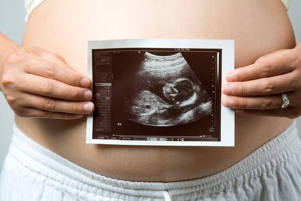 Đỡ đẻ thai đôi: Những điều cần biết