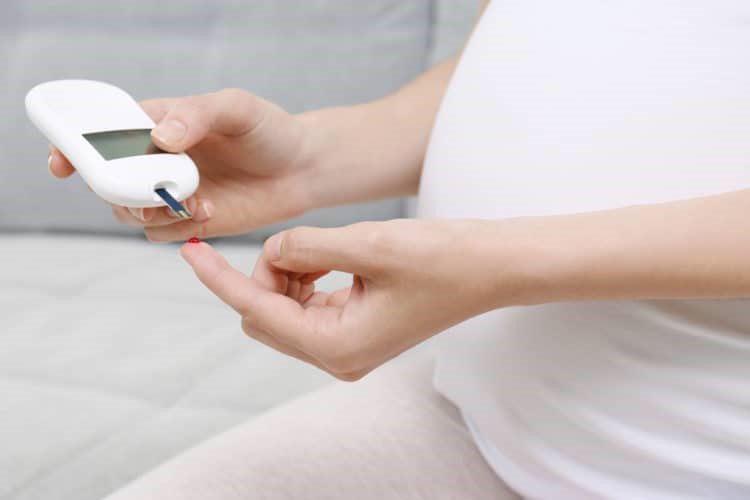 Đường huyết cao và thai to có nên mổ khi thai được 38 tuần không?